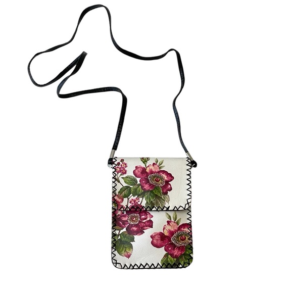 Handbags - NEW Nasturtium Art of Living Floral Vegan Leather Crossbody Phone Bag